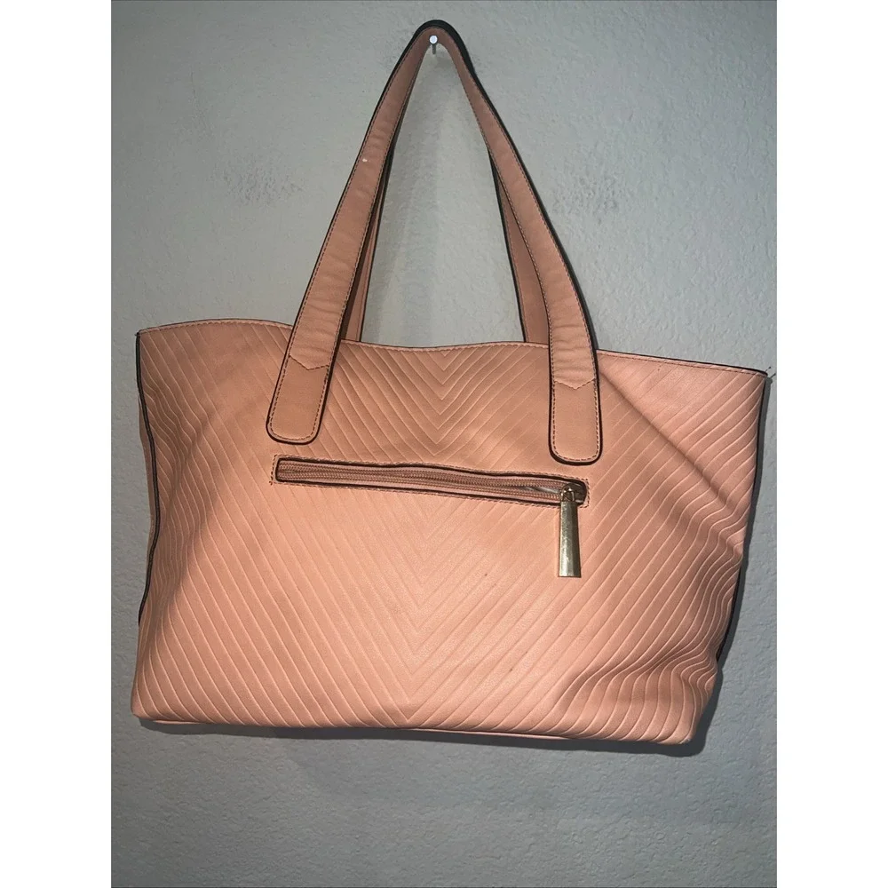 Gianni Versace PEACH/GOLD VTG Abbigliamento Sportivo SRL Shoulder Bag 19V69
